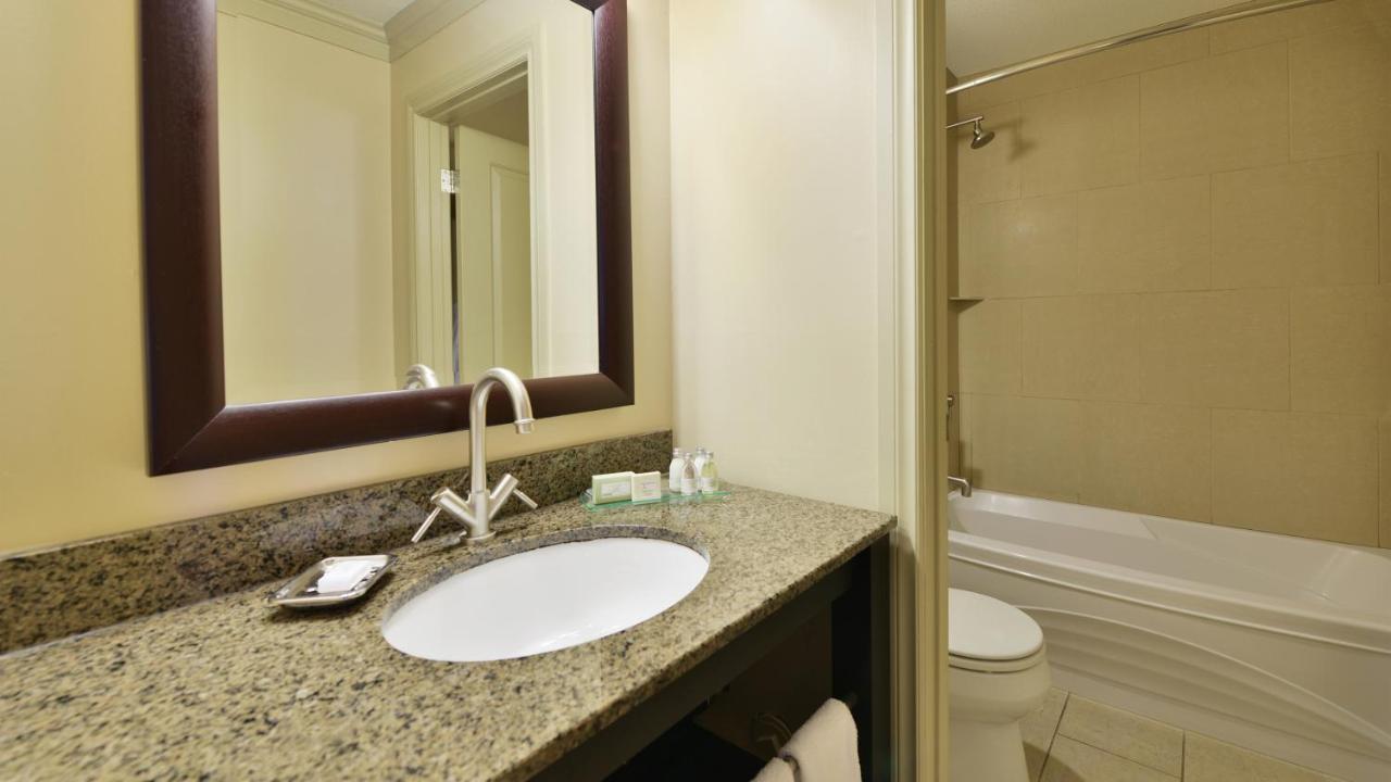 Prestige Beach House, Worldhotels Crafted Kelowna Exterior foto